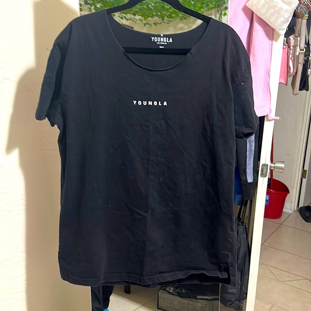 Black men’s Youngla gym shirt